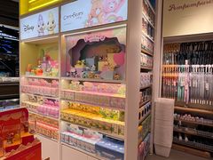 -名创优品(山东青岛华润万象城店)