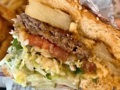 -The Habit Burger Grill 哈比特汉堡(世博店)
