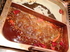 -老牌坊云南鱼豆花火锅(哈西万达店)