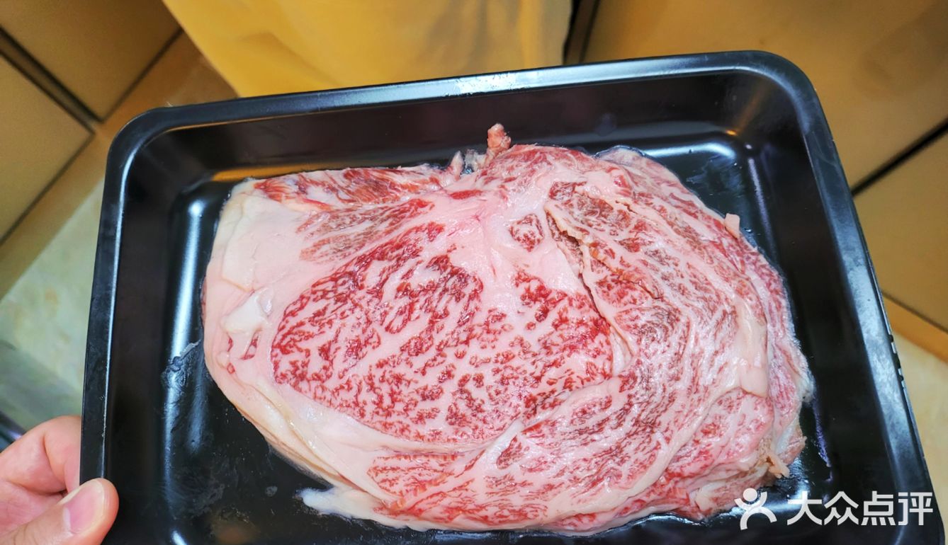 友家小聚，祝贺新婚