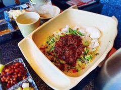 招牌牛肉手抓饭-石煎故事健康烤肉