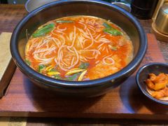-银米·云南传统过桥米线(双廊黑金冠店)