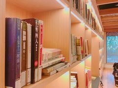 -漕河泾街道图书馆(漕河泾社区文化活动中心店)