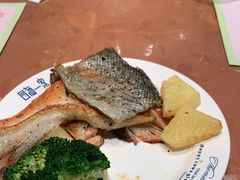 -四海一家自助餐(益田假日广场店)