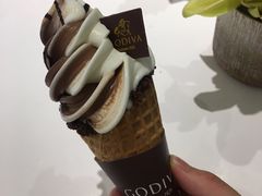 经典巧克力软冰激-GODIVA(国际金融中心店)