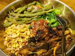 老妈拌饭-聚合鑫东北熏酱熟食麻辣面(长阳店)