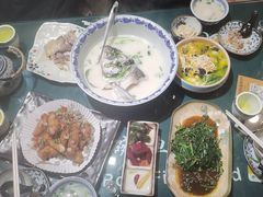 -南京金牛湖巨碗鱼头