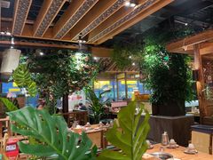 -野山舂·贵州现舂酸汤火锅(鸿通城店)