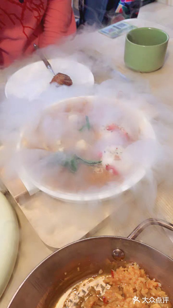 进入餐厅会有免费的奶茶可续杯,加入可可的奶茶很香醇