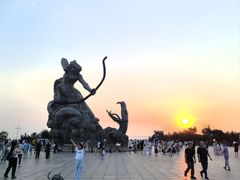 -巴陵广场