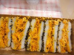 蛋黄肉松切糕-米阿糯糕团•酒酿•甜品(莫愁店)