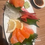肚子饿了看见这家寿喜锅就抱着尝试的想法来 环境