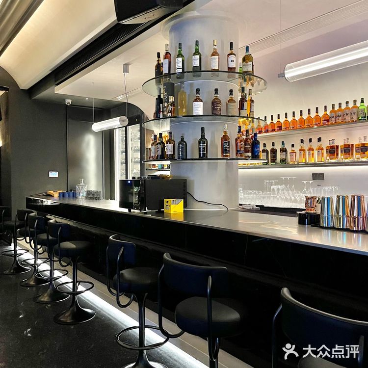 泉州探店|新店速递·泉州最具质感酒吧·七待