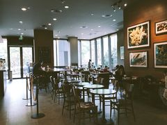 大堂-星巴克臻选(深圳龙华红山天虹店)