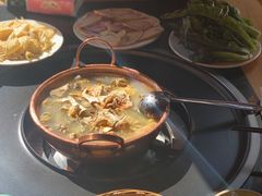 松茸土鸡锅-银同牦牛肉火锅