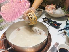 -洪氏嗨捞·猪肚鸡火锅(阳光天地店)