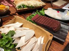 -老牌坊云南鱼豆花火锅(嵩山店)