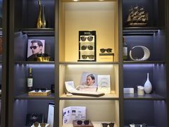 -宏宇眼镜蔡司依视路折扣店(兆佳眼镜城店)