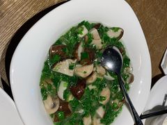 荠菜烩双菇-廊亦舫Lang Yi Fang Restaurant(金桥店)