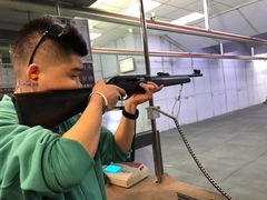 -都市枪神实弹射击俱乐部