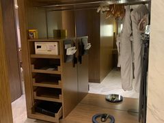 -上海滴水湖皇冠假日酒店