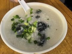 咸皮蛋瘦肉粥-河记肠粉店