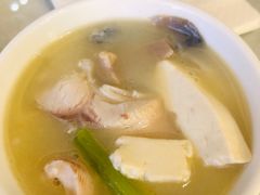 砂锅雅鱼-干老四雅鱼饭店(滨江西路店)
