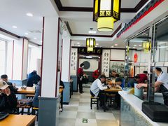 大堂-门框胡同百年卤煮(新街口店)