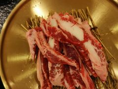 -臻牛烤肉