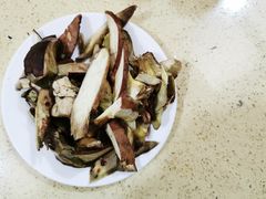 -东巴谷野生菌火锅餐厅