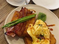-Common Table · Brunch & Coffee