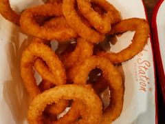 洋葱圈-Tubestation站点比萨(高新万达ONE店)