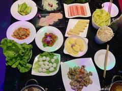 -唯爱KTV聚会餐厅(仙林东城汇店)