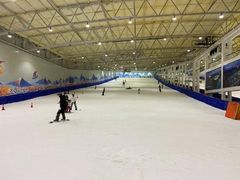 -乔波室内滑雪场
