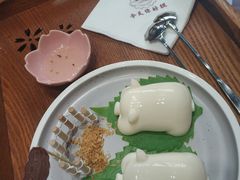 椰香猪猪冻-五条人糖水铺-宽厚里店