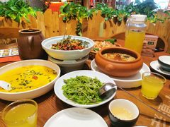 -老滇山寨•云南特色菜•地方菜•民族风情歌舞表演(金碧店)