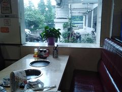 -粤潮牛肉火锅店(江南大道店)