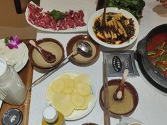 -贵府酸汤牛肉火锅·贵州老字号(飞山街店)