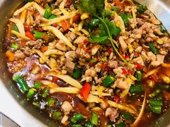 -兔行天下-鸿鹤鲜锅兔(中海国际店)