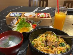 -山川小町·极番烧肉(新地假日广场店)