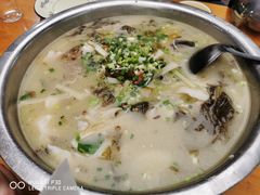 -廖哥泡椒兔(峨眉店)