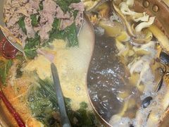 -洱火云南酸菜牛肉火锅(石景山当代商城店)