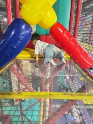 -趣玩空间蹦床乐园(临平旗舰店)