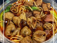 牛肉肥肠两掺-胥佳烧鸡公牛肉面馆