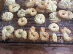 店主麻麻做的曲奇，刚好拼出来店名，哈哈-Rabbit Cafe私房西餐甜点咖啡(栖霞路店)