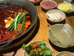 -四小区火锅·巷子里的重庆火锅(花照壁店)