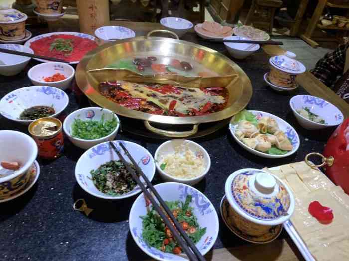 小龙坎火锅(东厦路店)-"疫情后的第一个国庆节去汕头走走,吃了当地.