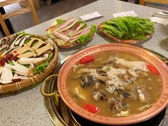 -阿婆情腊排骨火锅(忠义店)