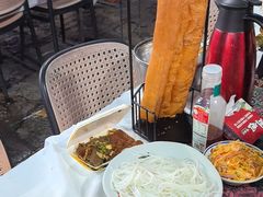 -刘姐啤酒鱼民族演艺餐厅(西街总店)