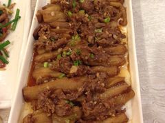 蒜末茄子蒸和牛片-麒麟中餐厅·经典粤菜·地道菜式老字号(广州长隆酒店)